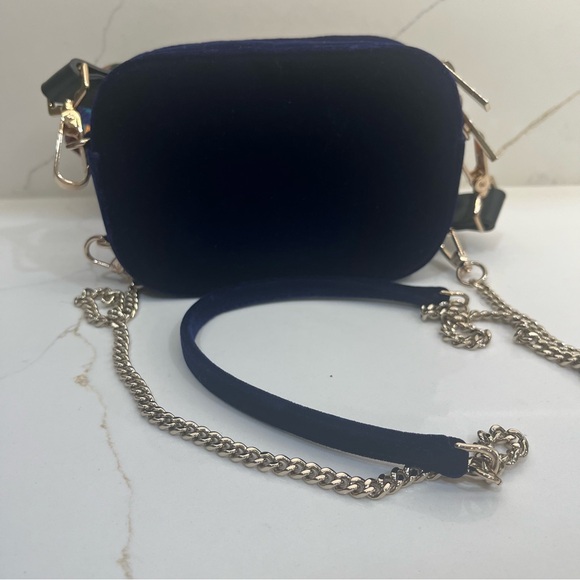 POPSUKI Velvet Crossbody Bag - Picture 9 of 16